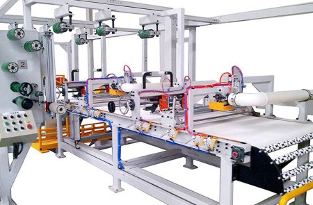 Horizontal cutter for fabric cord
