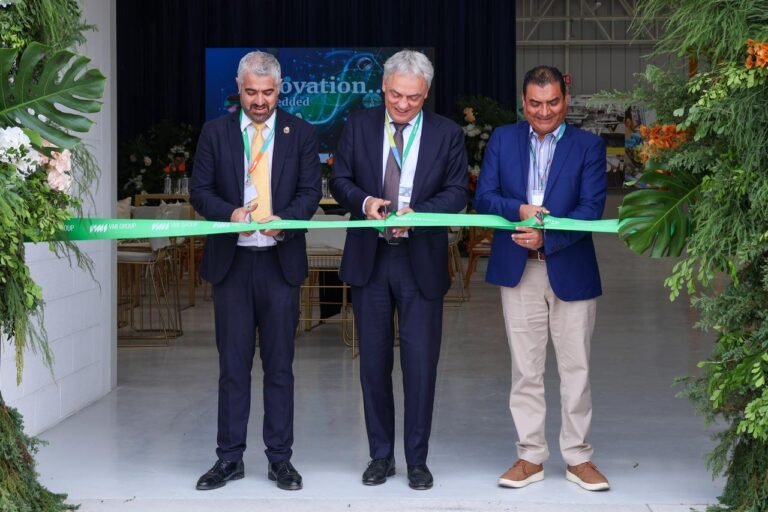 VMI-Mexico-ribbon-cutting-768x512